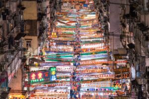 Temple Street Night Market in Hong Kong (2)