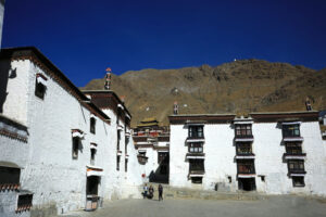 Tashilhunpo-Monastery-in-Shigatse-08